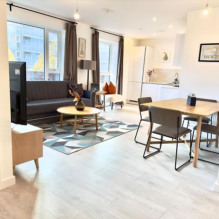 לונדון 3Bedroom, 2Bathroom, Balcony,Luxury Flat Westfield מראה חיצוני תמונה