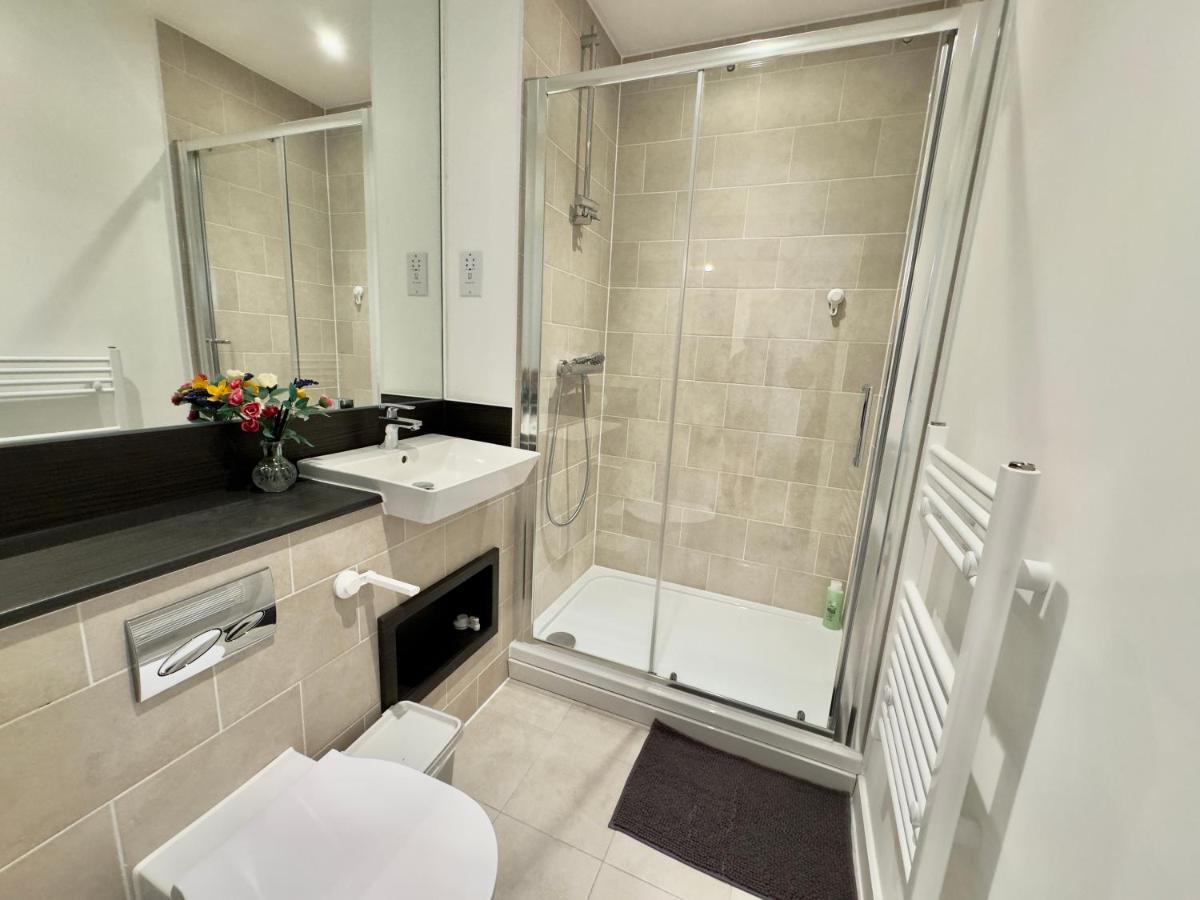 לונדון 3Bedroom, 2Bathroom, Balcony,Luxury Flat Westfield מראה חיצוני תמונה