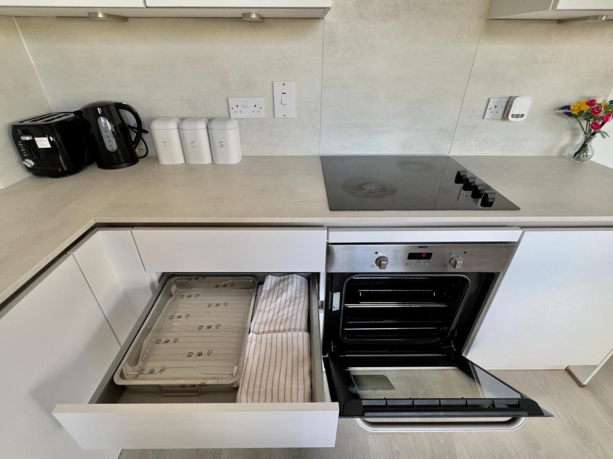לונדון 3Bedroom, 2Bathroom, Balcony,Luxury Flat Westfield מראה חיצוני תמונה