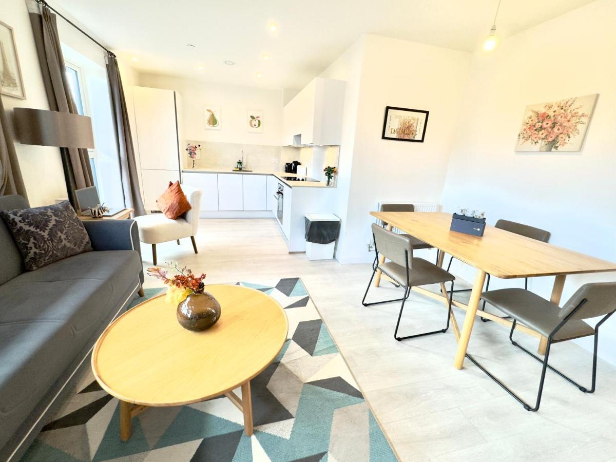 לונדון 3Bedroom, 2Bathroom, Balcony,Luxury Flat Westfield מראה חיצוני תמונה