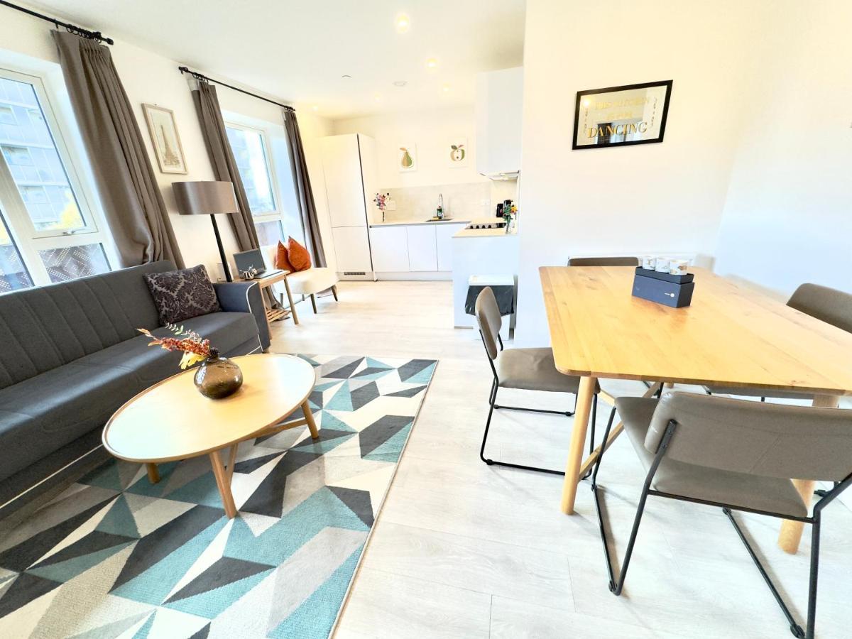 לונדון 3Bedroom, 2Bathroom, Balcony,Luxury Flat Westfield מראה חיצוני תמונה