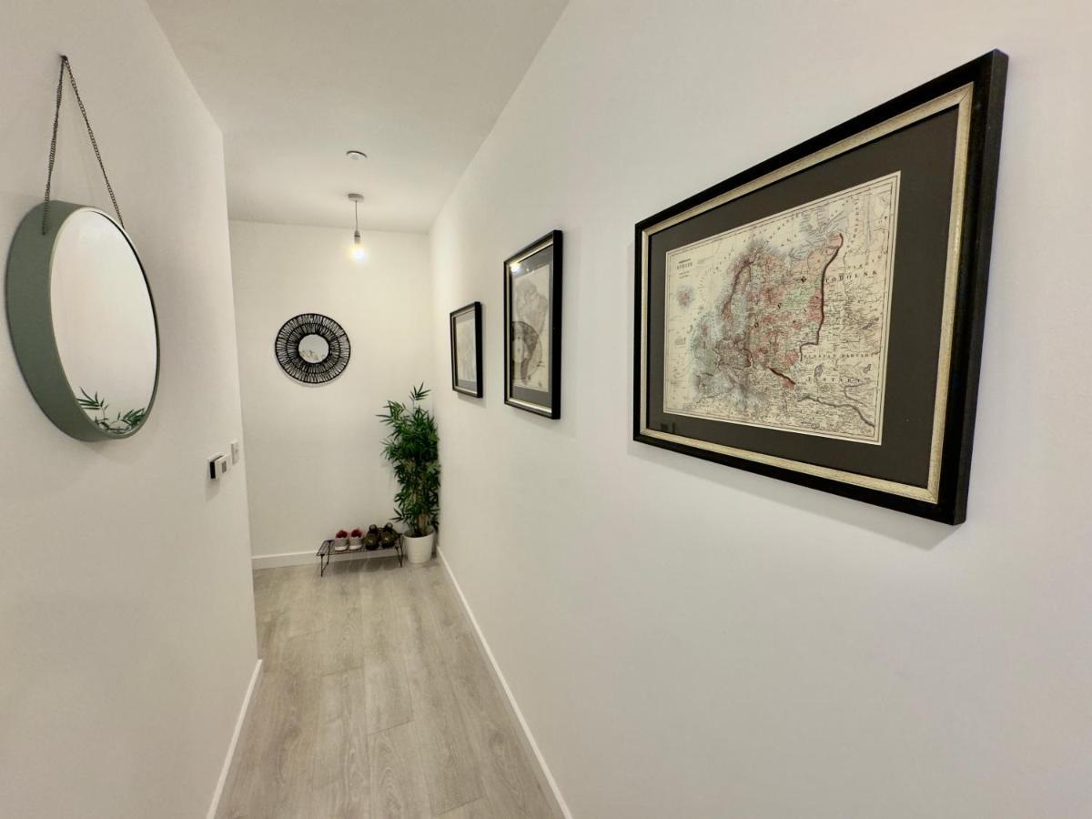 לונדון 3Bedroom, 2Bathroom, Balcony,Luxury Flat Westfield מראה חיצוני תמונה